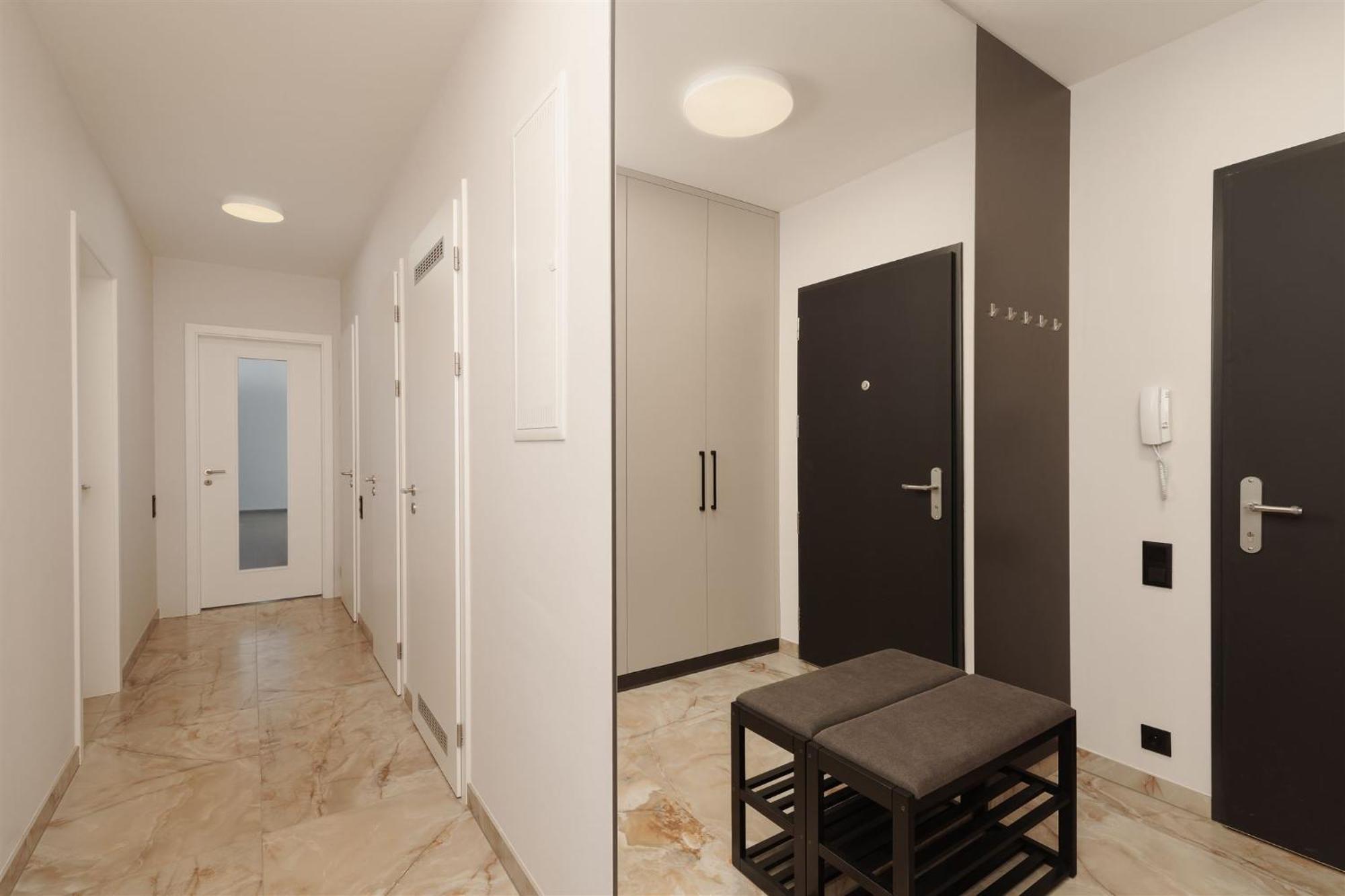 Luxury Sunny Home - Garage Parking, Metro, Balcony, Ps5 With Games Прага Екстериор снимка